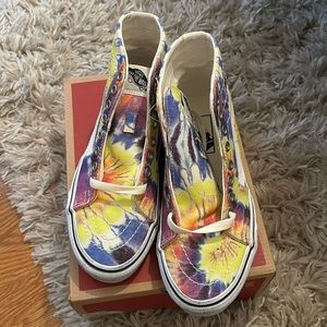 Vans Sk8 Hi Sneaker Size 6